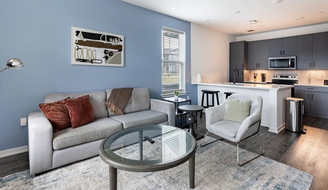 Landing | Amazing 1BD, Courtyard, Gym