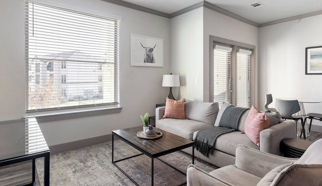 Landing | Amazing 1BD, Courtyard, Clubhouse