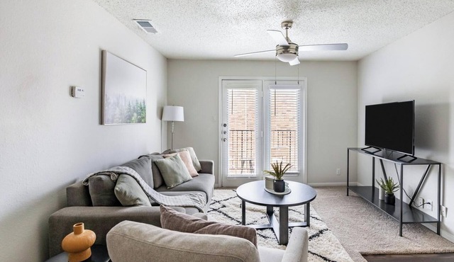 Landing | Amazing 1BD, Gym, Courtyard