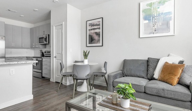Landing | Amazing 1BD, Pool, Gym