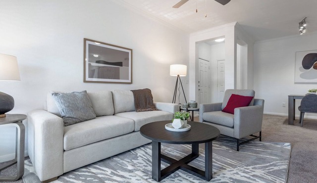 Landing | Amazing 1BD, Pool, Courtyard