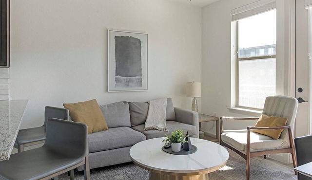 Landing | Amazing 1BD, Pool, Clubhouse