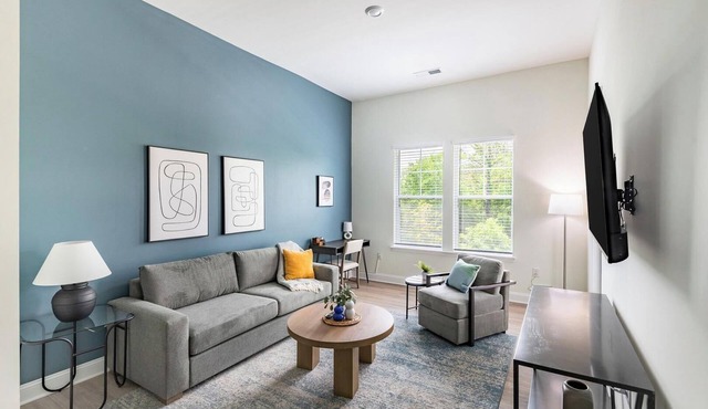Landing | Amazing 1BD, Pool, Clubhouse