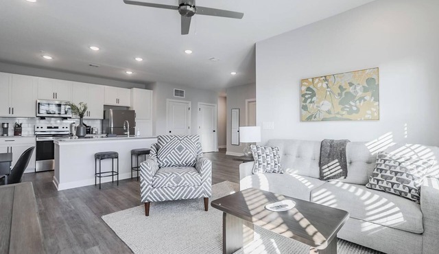 Landing | Amazing 1BD, Pool