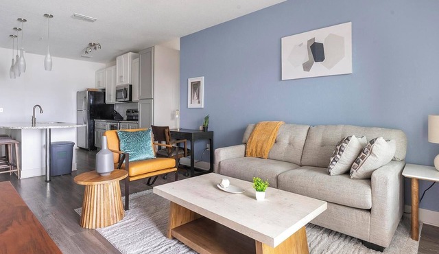 Landing | Amazing 1BD, Pool, Clubhouse
