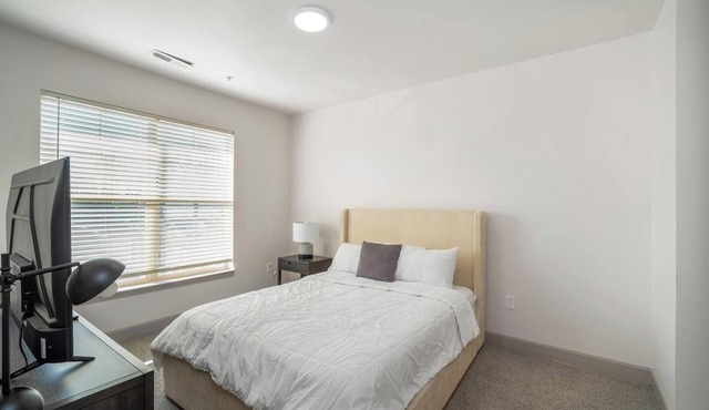 Landing | Amazing 1BD, Gym, Pool