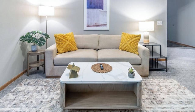 Landing | Amazing 1BD, Courtyard