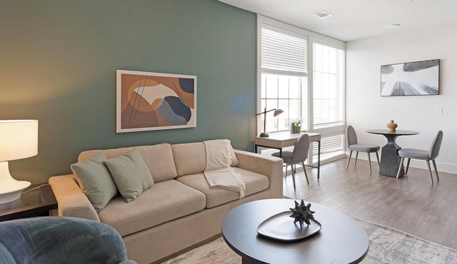 Landing | Amazing 1BD, Pool, Gym