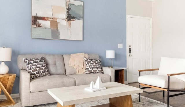 Landing | Amazing 1BD, Pool, Clubhouse