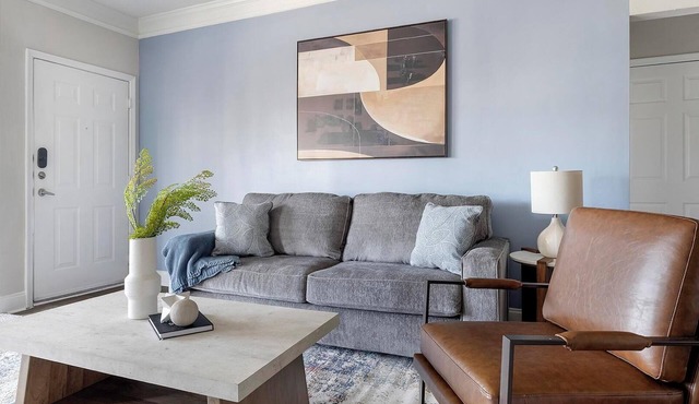 Landing | Amazing 2BD, Pool, Gym