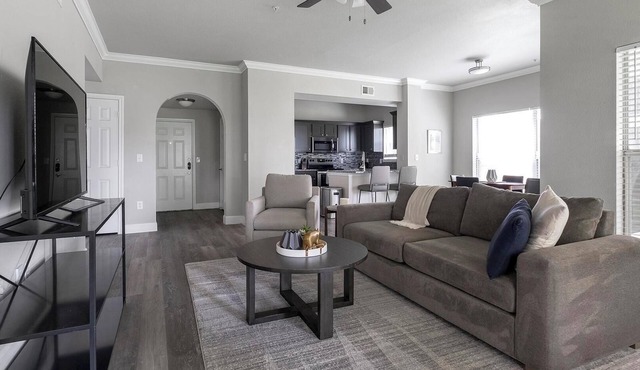 Landing | Amazing 2BD, Pool, Gym