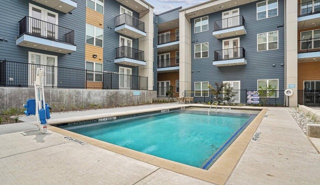 Landing | Amazing 2BD, Pool, Gym