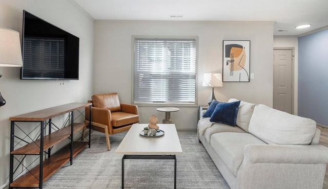 Landing | Amazing 2BD, Pool, Gym