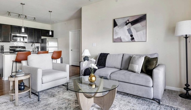 Landing | Amazing 2BD, Pool, Gym