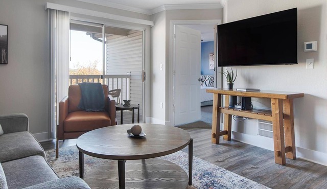 Landing | Amazing 2BD, Pool, Clubhouse