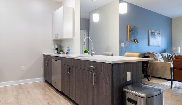 Landing | Amazing 2BD, Pool, Clubhouse