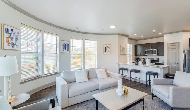 Landing | Amazing 2BD, Clubhouse, Pool