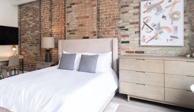 Landing | Amazing Studio in Five Points South