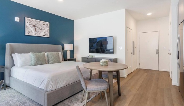 Landing | Amazing Studio, Pool, Gym