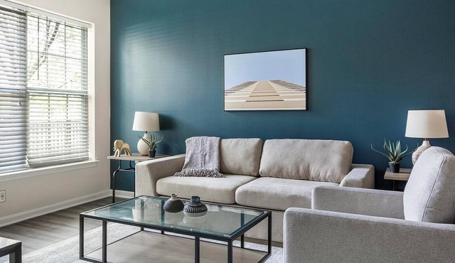 Landing | Amazing 2BD, Pool, Gym