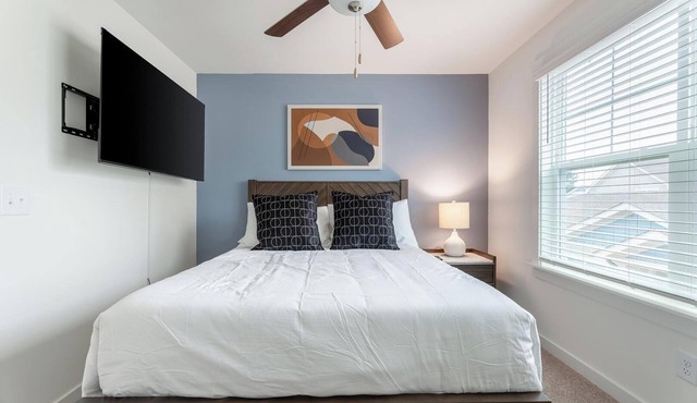 Landing | Amazing 2BD, Pool, Clubhouse