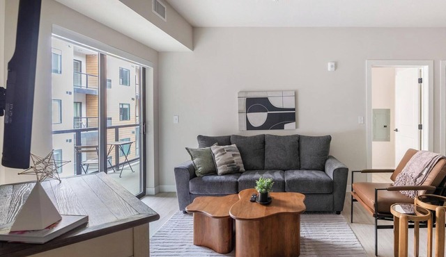 Landing | Amazing 2BD in Granary District