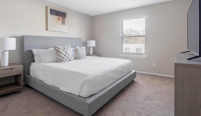 Landing | Amazing 2BD, Pool, Clubhouse