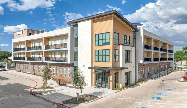 Landing Apartments Garland, TX