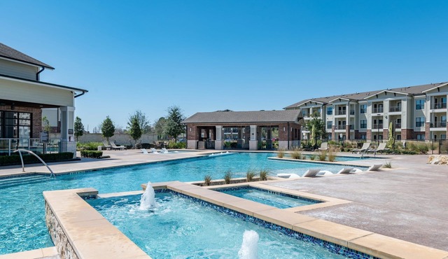 Landing Apartments - Grand Harbor