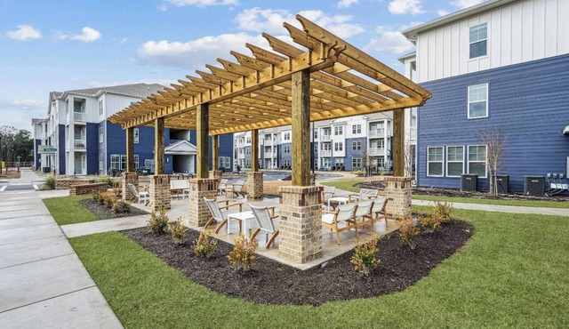 Landing Apartments Leland