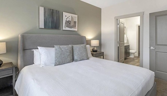 Landing at 4700 Colonnade - 2 Bedrooms in Overton