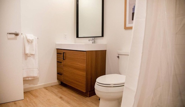 Landing at 50 Jones - Studio in Tenderloin