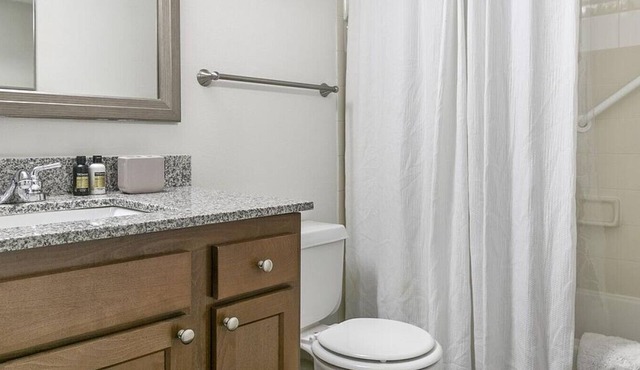 Landing at Altitude Blue Ash - 2 Bedrooms in Downtown Blue Ash