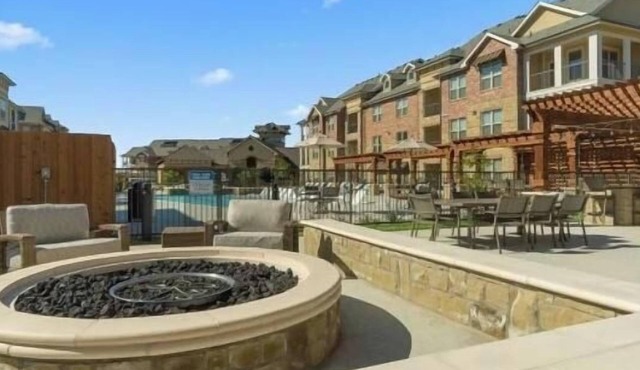 Landing at Auberge of Burleson - 2 Bedrooms in Downtown Burleson