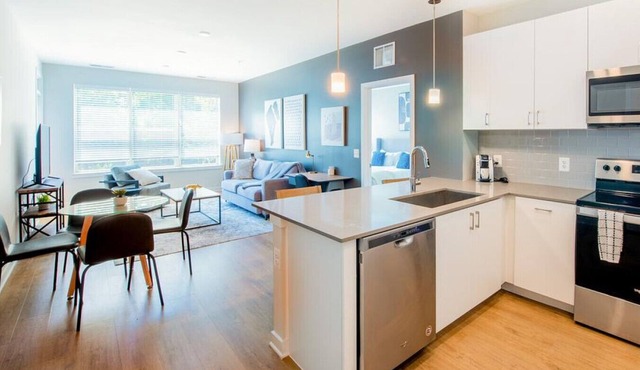Landing at Avalon Foundry Row - 2 Bedrooms in Downtown Owings Mills