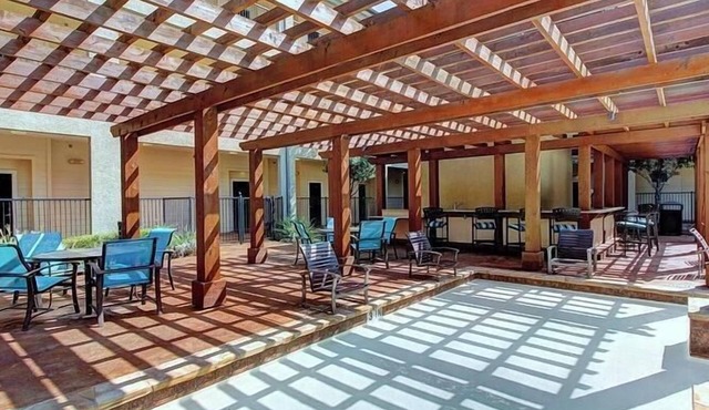 Landing at Avanti Hills at the Galleria - 1 Bedroom in Hill Country Galleria