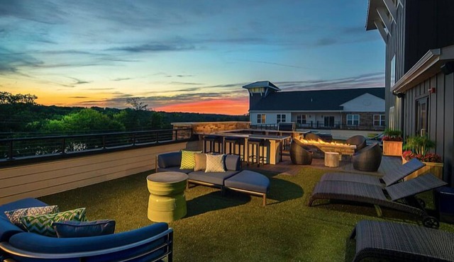 Landing at Berkley House - 2 Bedrooms in Downtown Columbus