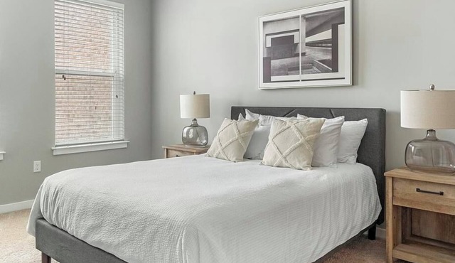 Landing at Blu on Farrington - 1 Bedroom in Woodland Acres