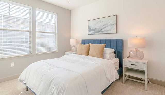 Landing at Cadence Cool Springs - 2 Bedrooms in Downtown Franklin