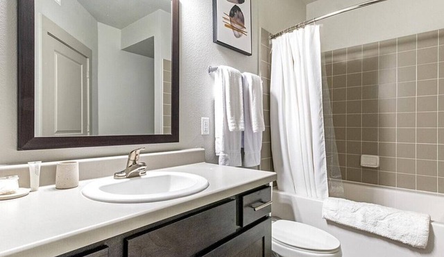 Landing at Catalon at Lago Mar - Phase II - 1 Bedroom in Downtown Texas City