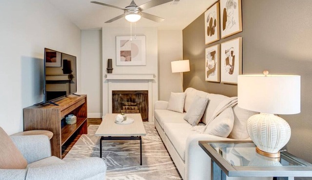 Landing at Clover Creek - 2 Bedrooms in Downtown Murray