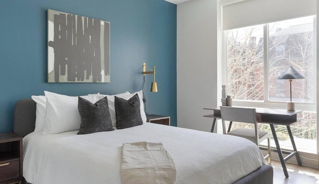 Landing at Commons on Ludlow - Studio in Univer.