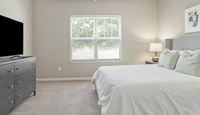Landing at Copperfield - 1 Bedroom in Downtown Smyrna