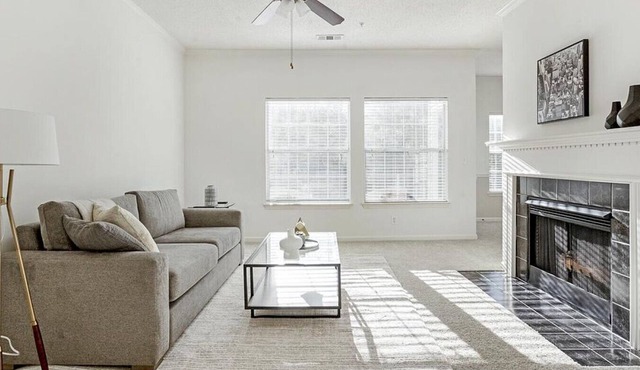 Landing at Crowne at James Landing Apartments - 1 Bedroom in Downtown High Point