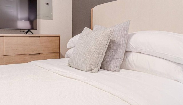Landing at Discovery at Mountain View - Studio in Downtown Antioch