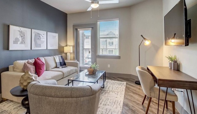 Landing at Discovery Park - 1 Bedroom in Downtown Denton
