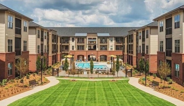 Landing at Fountains Matthews - 1 Bedroom in Downtown Matthews