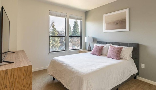 Landing at Gunbarrel Center - 1 Bedroom in Gunbarrel