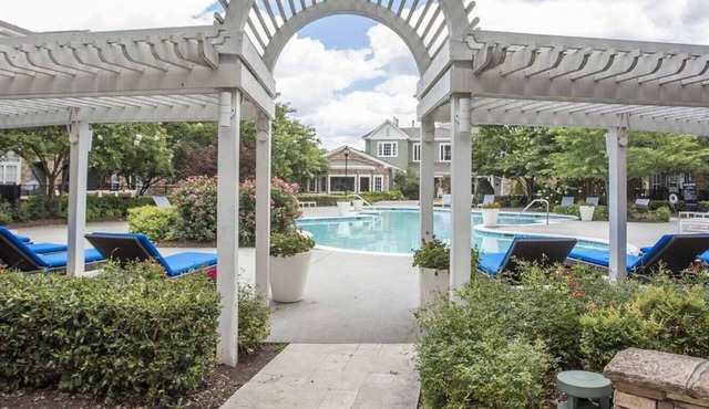 Landing at Hideaway at Greenbrier Luxury Apartment Homes - 1 Bedroom in Greenbrier East