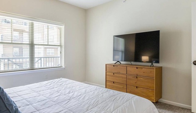 Landing at Highlands Lodge Apartments - 1 Bedroom in Downtown Overland Park